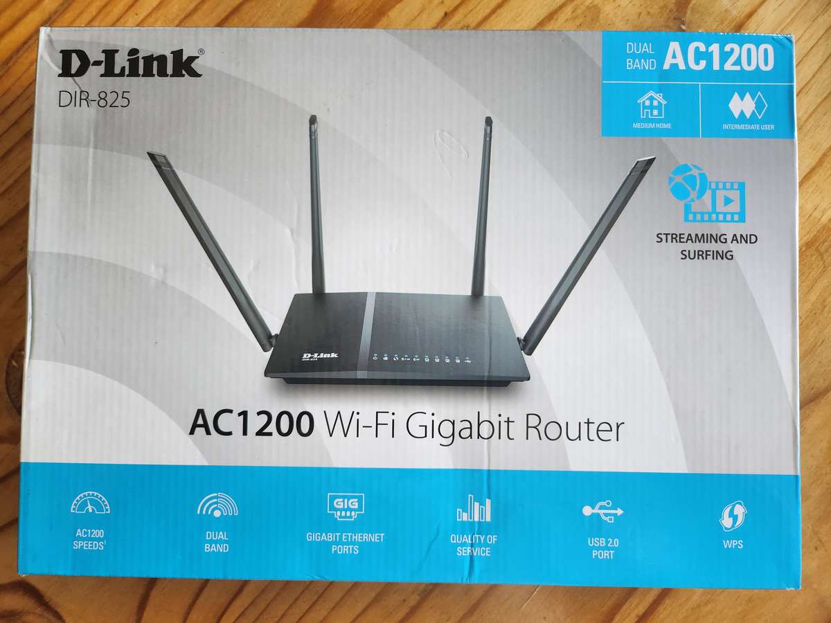 D-Link DIR-825 AC1200 Wi-Fi Dual-Band Gigabit Router