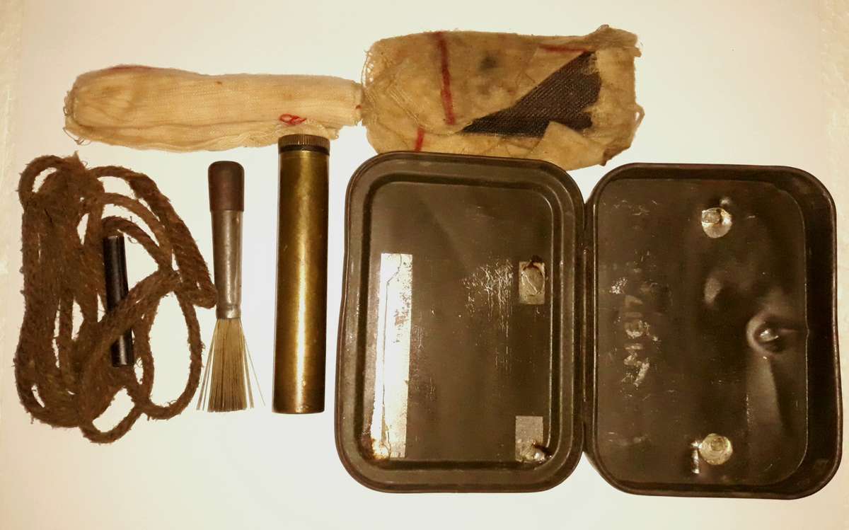 WW2 and Malayan Emergency M617 British Rifle Cleaning Kit
