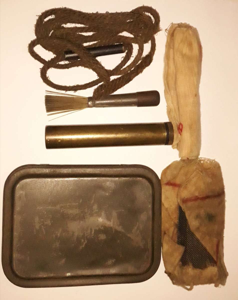 WW2 and Malayan Emergency M617 British Rifle Cleaning Kit