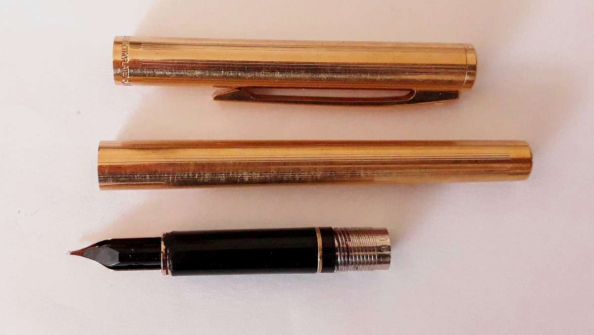 Vintage 1980s Sheaffer Gold Plated TRZ Fountain Pen