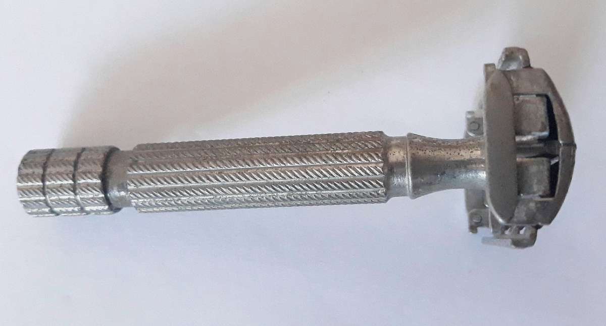 Vintage Gillette British No 58 Safety Razor With 1953 Coronation Case