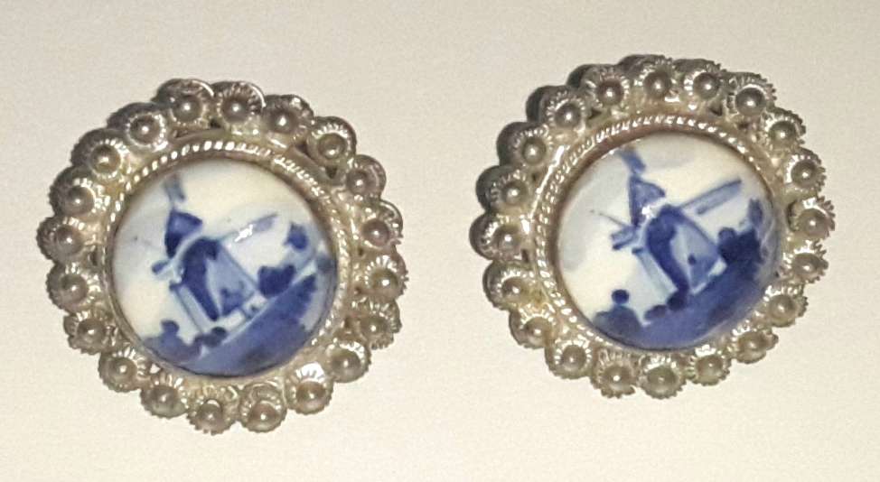 Vintage Delft Silver Screw On Earrings