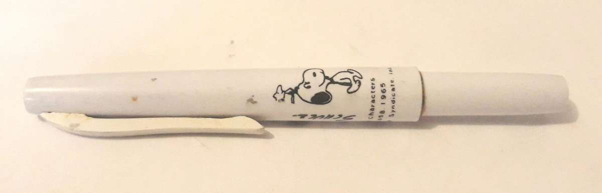 Vintage 1965 Schulz Peanut Snoopy Pen