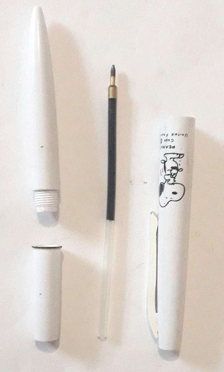 Vintage 1965 Schulz Peanut Snoopy Pen