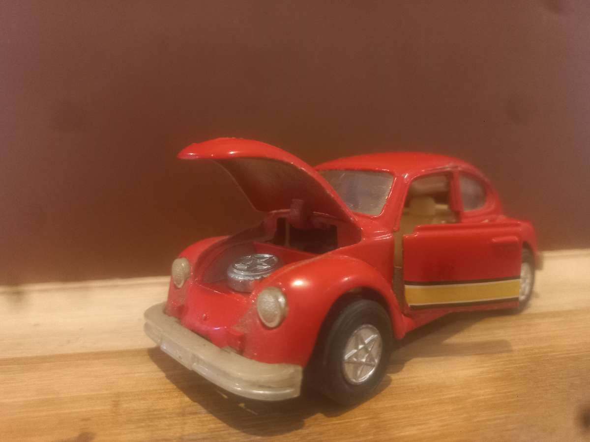 VW BEETLE  SOLID DIE CAST  SCALE 1/32
