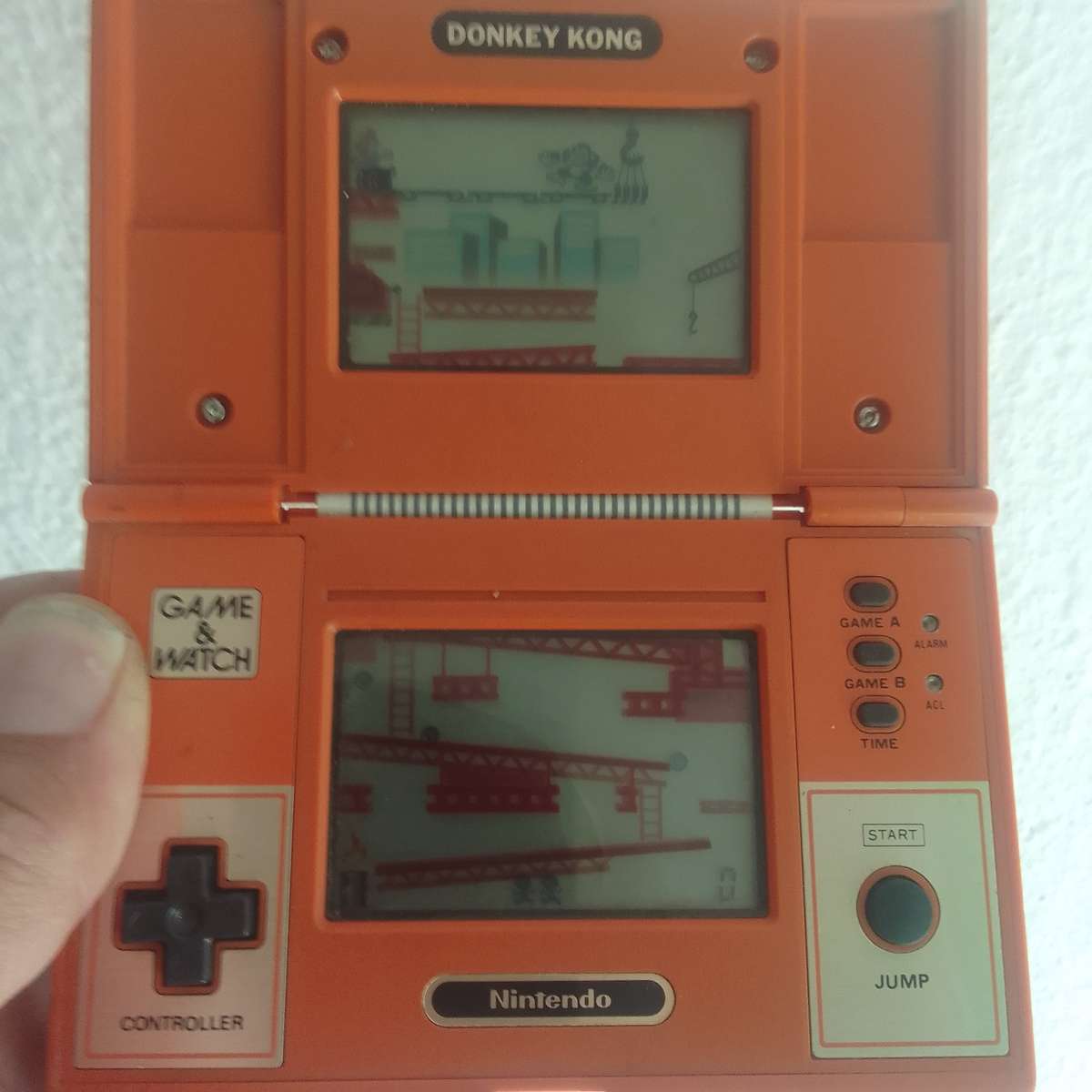 Extremely Scares 1983 Nintendo Donkey Kong multi screen game and watch -  working!!!