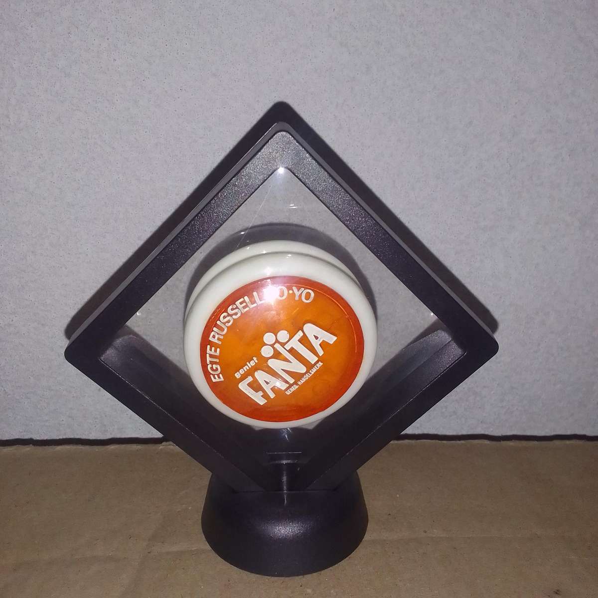 Very Rear Original Vintage Fanta Russell YoYo from the 1960's still Mint Condition