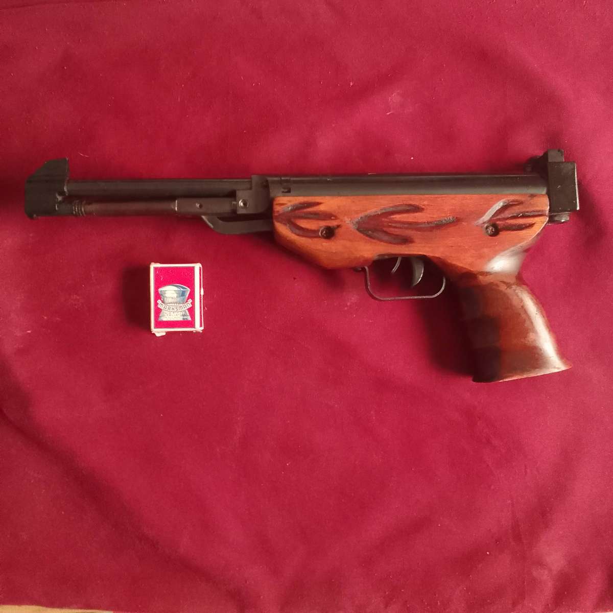 Vintage .177 cal 4.5mm Airsoft Gun Excellent Condition works 100% very powerful a box of pellets inc