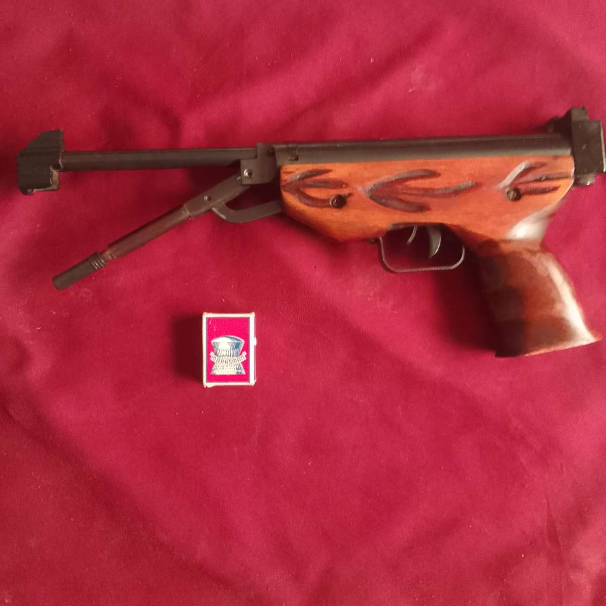 Vintage .177 cal 4.5mm Airsoft Gun Excellent Condition works 100% very powerful a box of pellets inc
