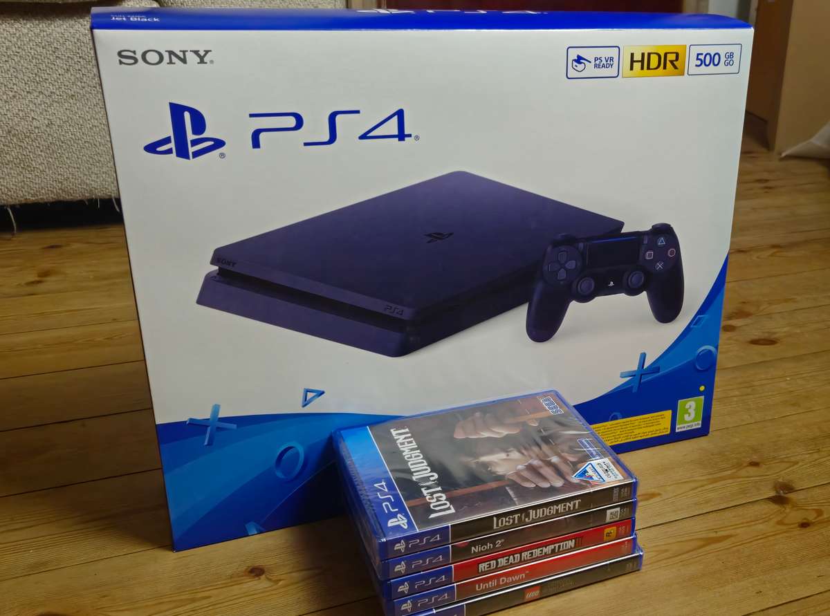 Brand New PS4 Slim 500GB Bundle with 5 Games