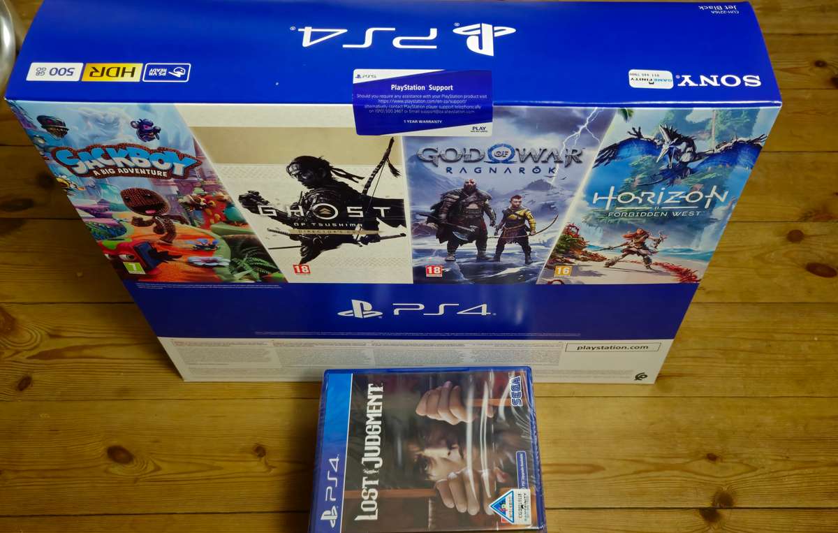 Brand New PS4 Slim 500GB Bundle with 5 Games