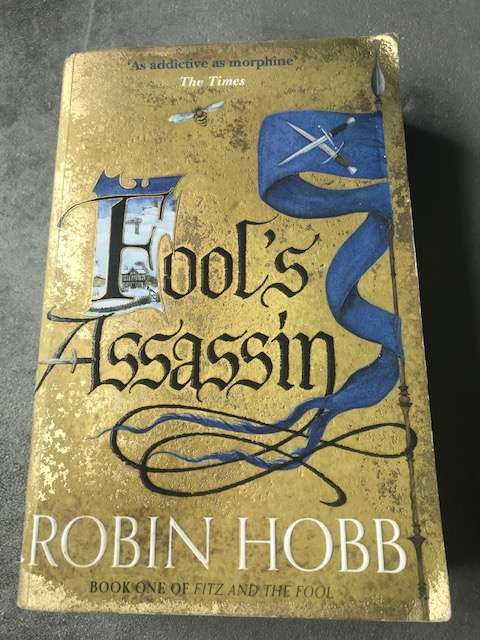 Fool's Assassin (Fitz and the Fool #1) by Robin Hobb [Paperback: Good]
