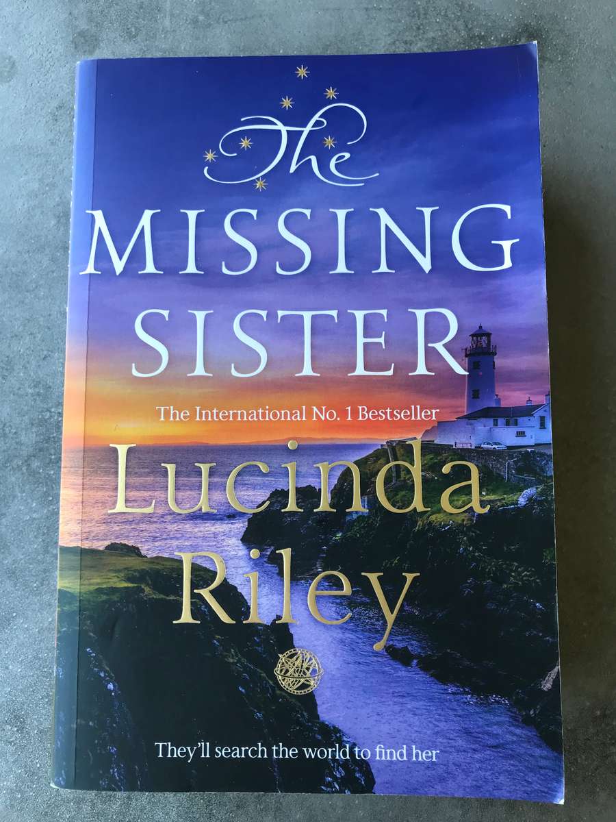 The Missing Sister (Seven Sisters #7) by Lucinda Riley [Large Paperback: Excellent]