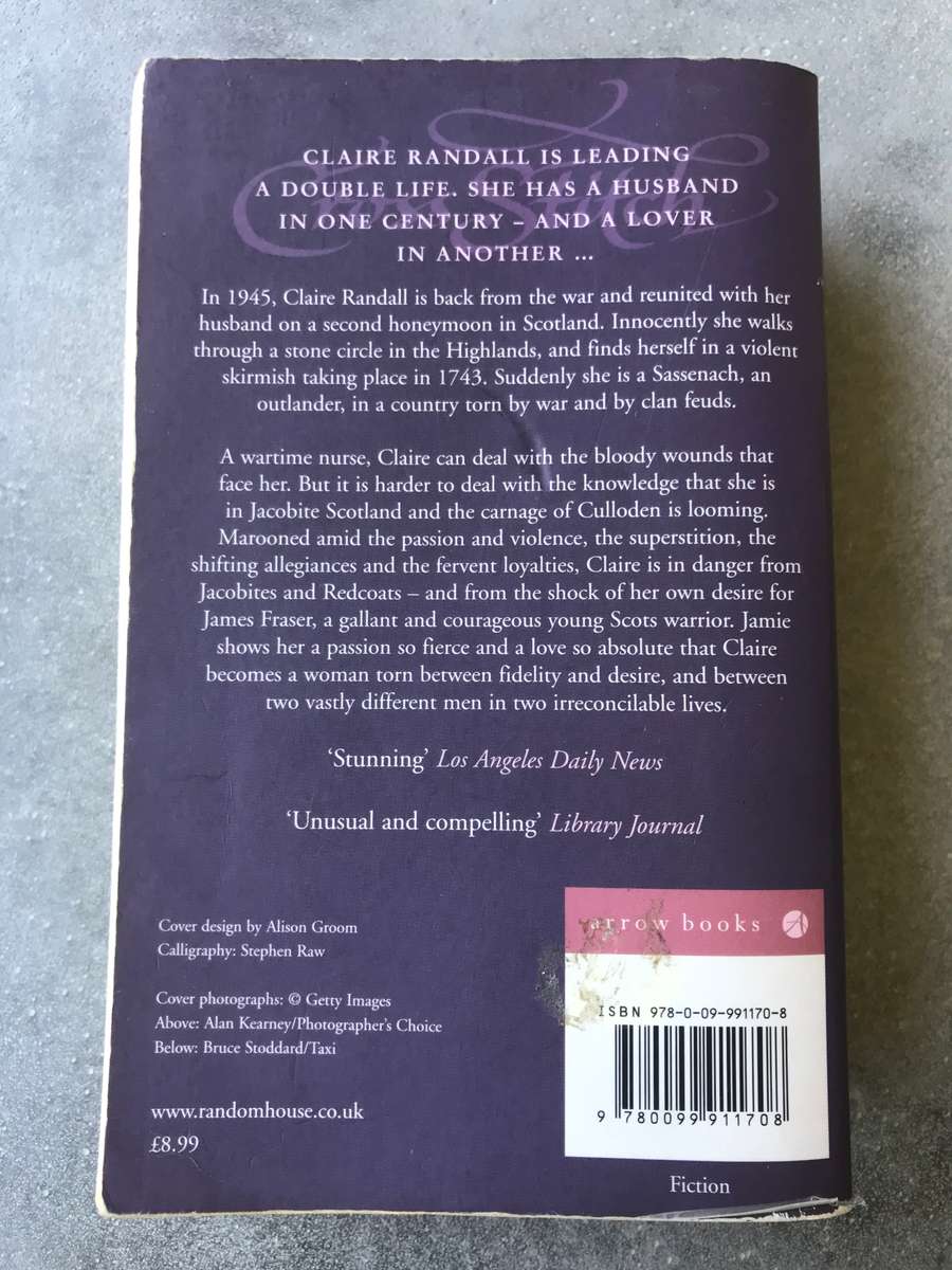 Cross Stitch (Outlander #1) by Diana Gabaldon [Paperback: Average]