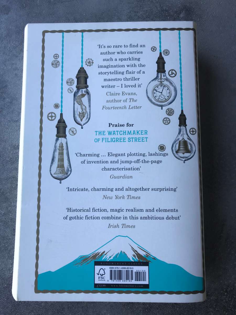 The Lost Future of Pepperharrow by Natasha Pulley [Large Paperback: Very Good]