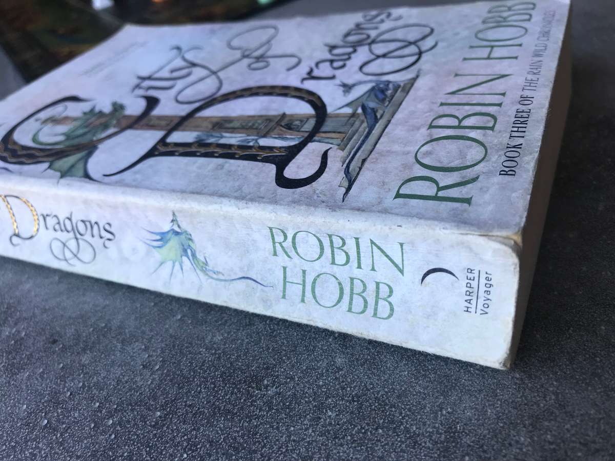 City of Dragons (Rain Wild Chronicles #3) by Robin Hobb [Paperback: Very Good]