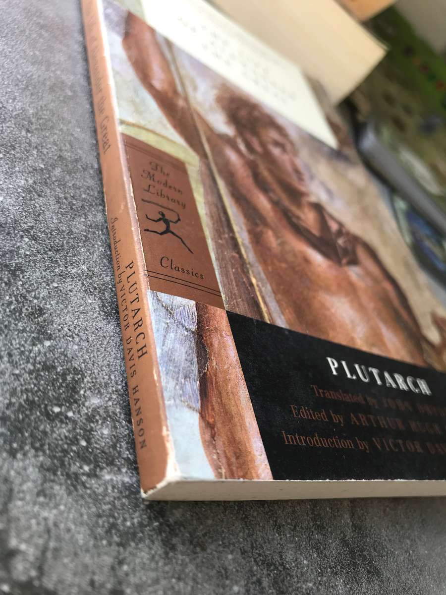 The Life of Alexander the Great by Plutarch [Paperback: Like New]