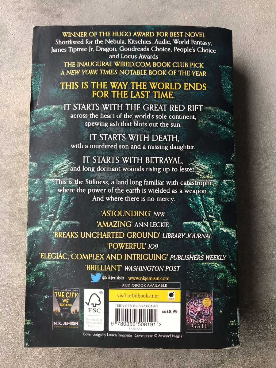 The Fifth Season (Broken Earth #1) by N.K. Jemisin [Paperback: Very Good]