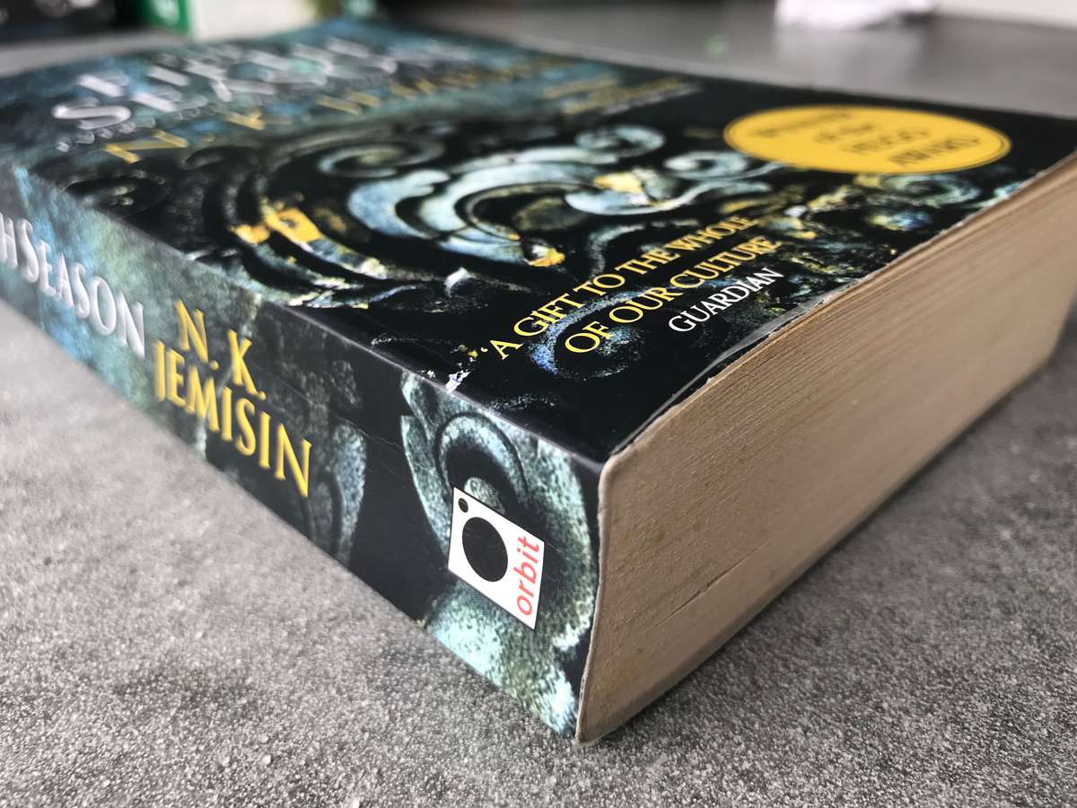 The Fifth Season (Broken Earth #1) by N.K. Jemisin [Paperback: Very Good]