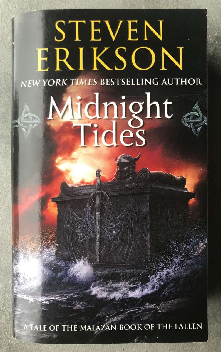 Midnight Tides (Malazan Book of the Fallen #5) by Steven Erikson [Paperback: Excellent]