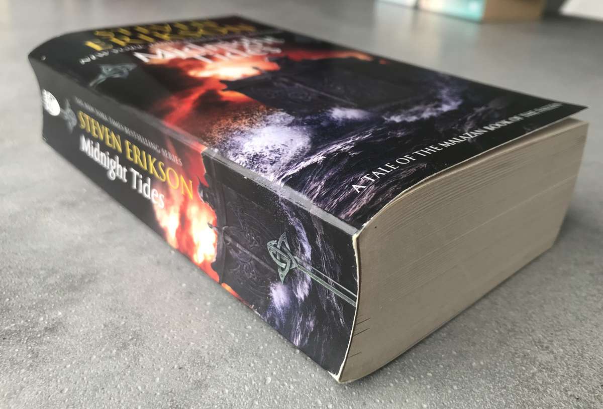 Midnight Tides (Malazan Book of the Fallen #5) by Steven Erikson [Paperback: Excellent]