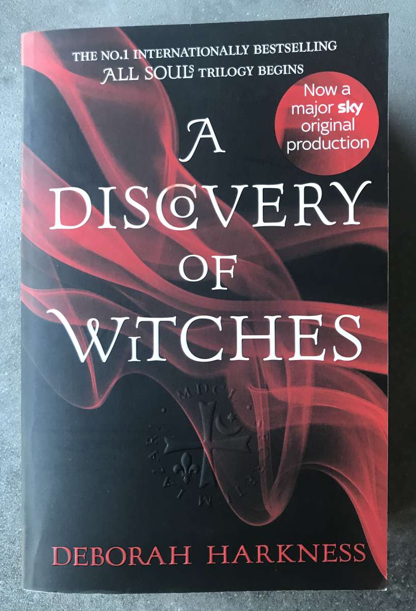 A Discovery of Witches (All Souls #1) by Deborah Harkness [Paperback: Excellent]