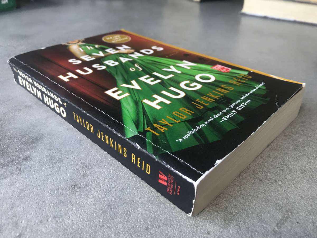 The Seven Husbands of Evelyn Hugo by Taylor Jenkins Reid [Paperback: Good]