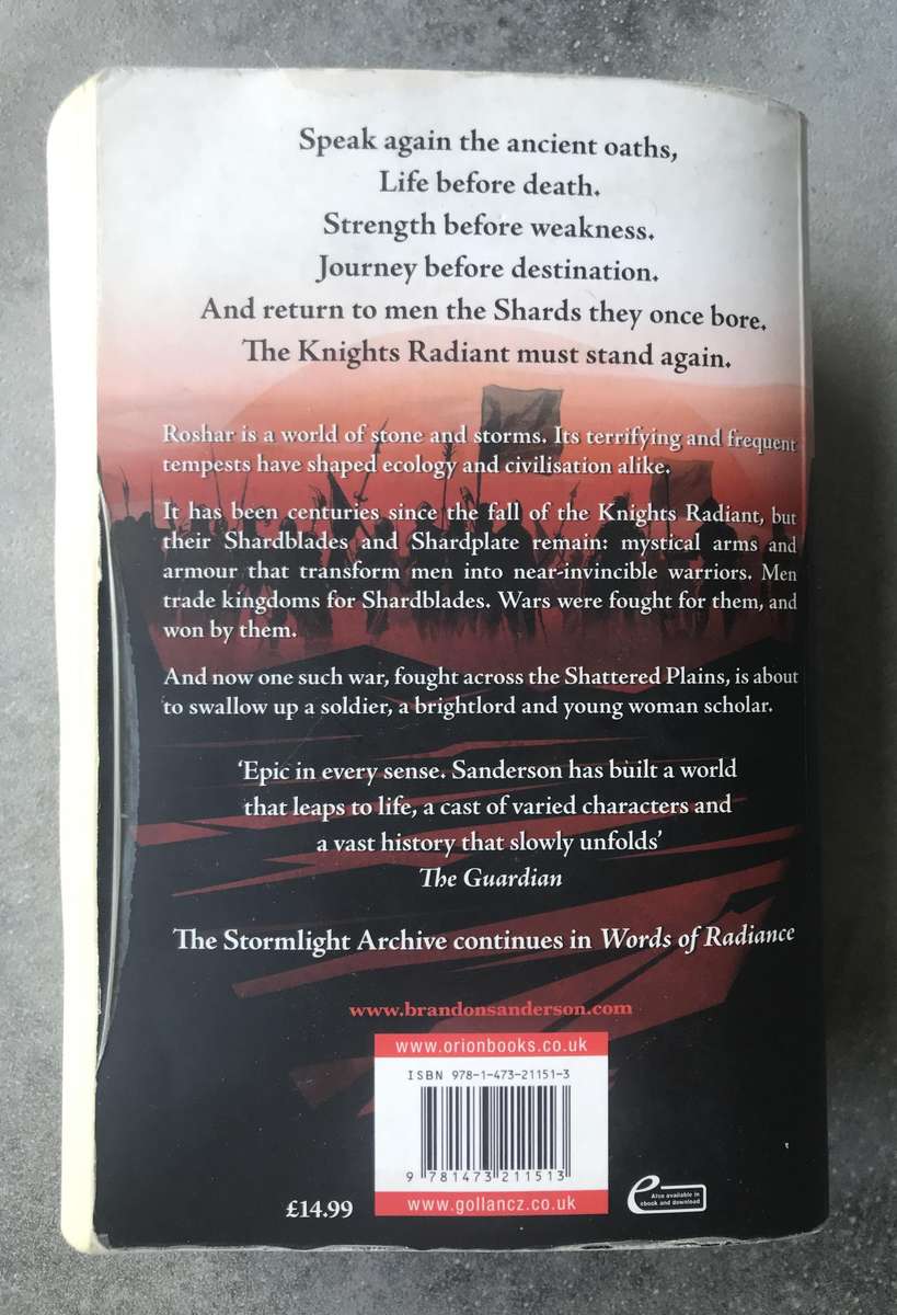 The Way of Kings (Stormlight Archive #1) by Brandon Sanderson [Paperback: Average]
