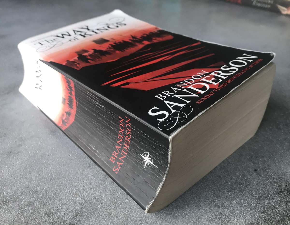 The Way of Kings (Stormlight Archive #1) by Brandon Sanderson [Paperback: Average]