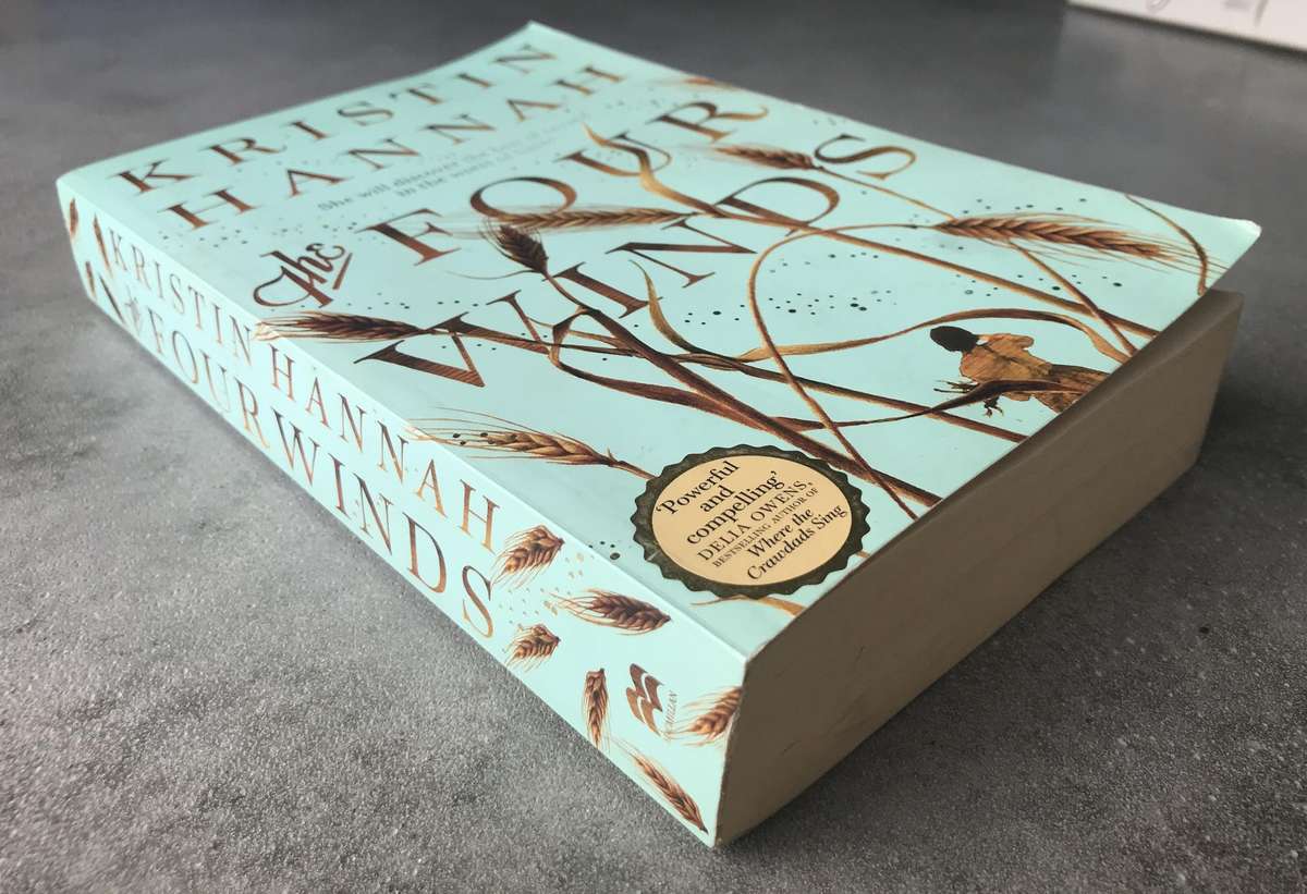 The Four Winds by Kristin Hannah [Large Paperback: Very Good]