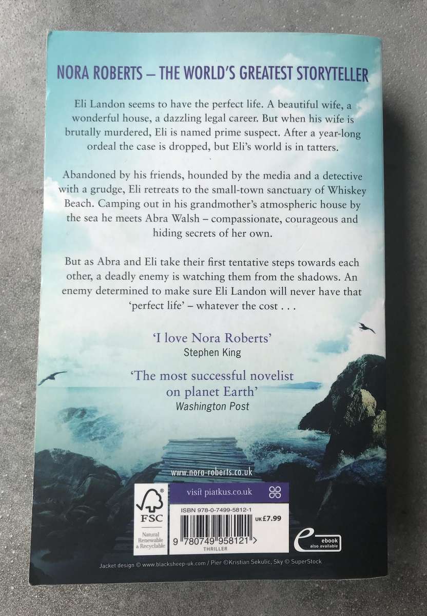 Whiskey Beach by Nora Roberts [Paperback: Excellent]