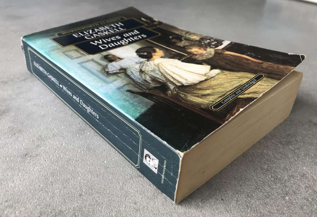 Wives and Daughters by Elizabeth Gaskell [Paperback: Good]