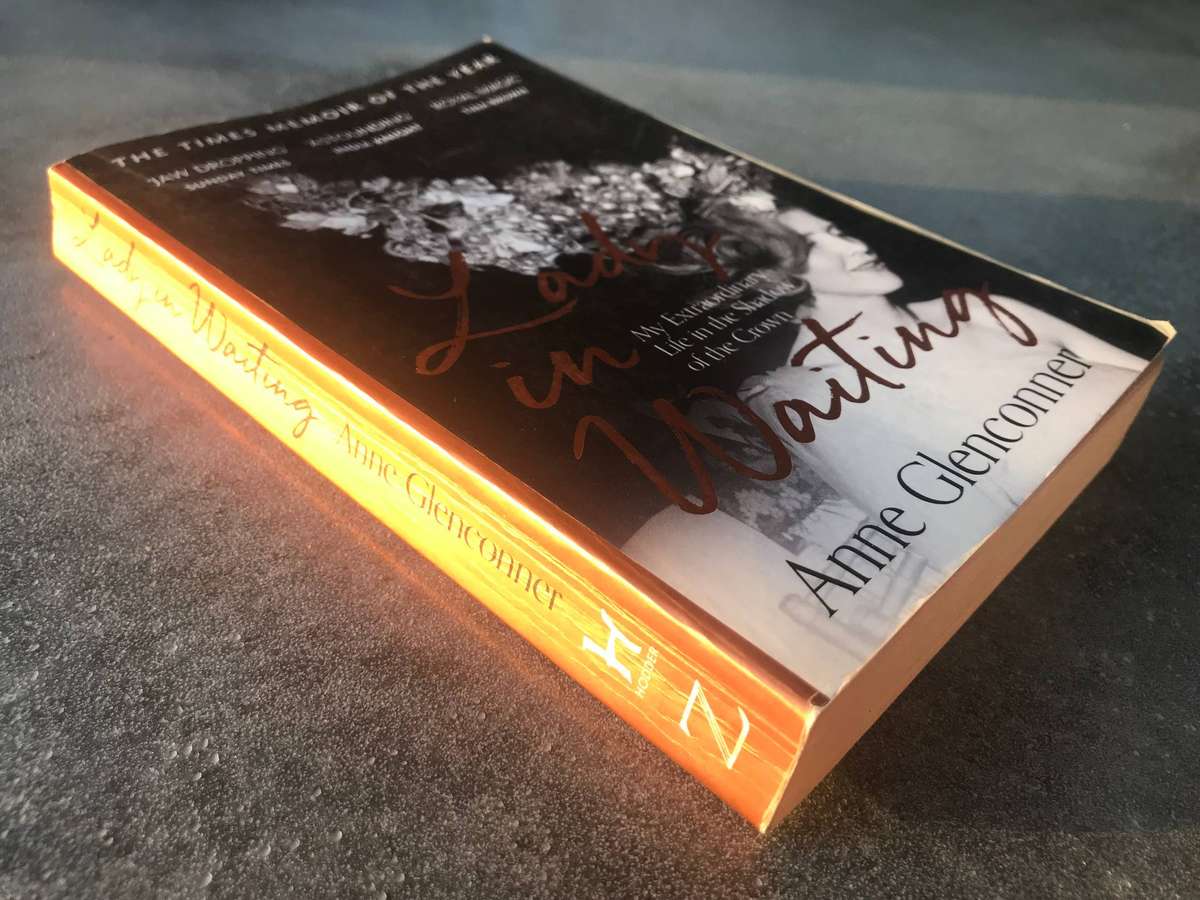 Lady in Waiting by Anne Glenconner [Paperback: Good]