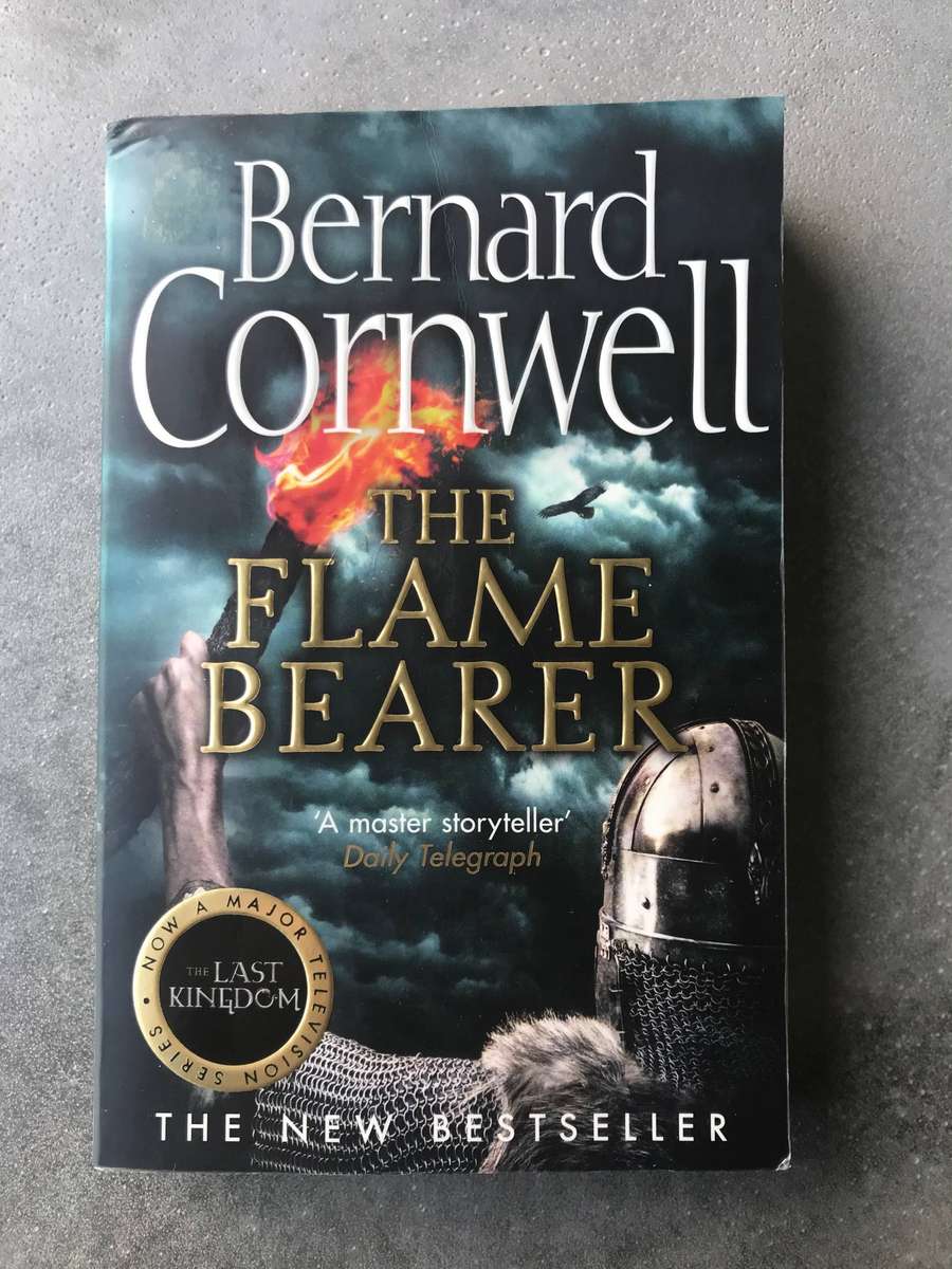The Flame Bearer (Last Kingdom #10) by Bernard Cornwell [Paperback: Very Good]