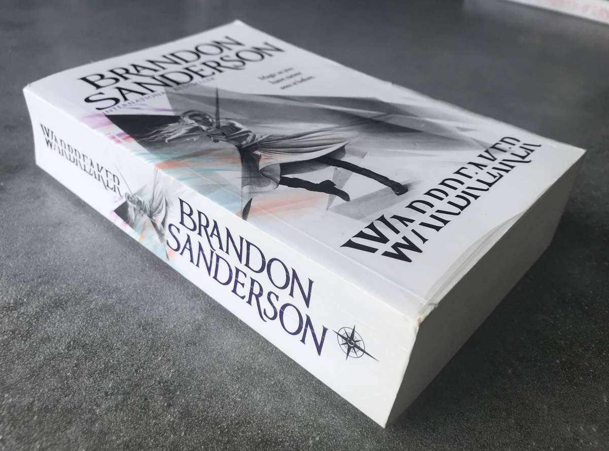 Warbreaker by Brandon Sanderson [Paperback: Very Good]