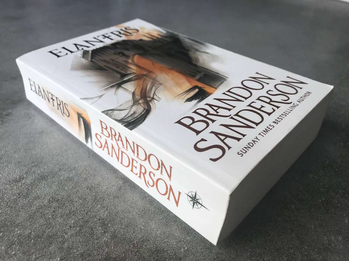 Elantris by Brandon Sanderson [Paperback: Excellent]
