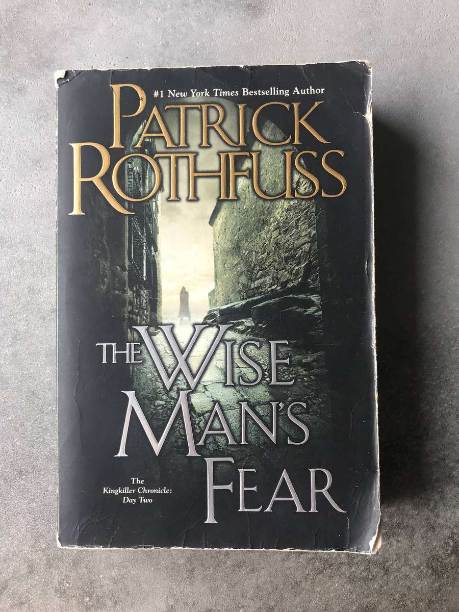 The Wise Man's Fear (Kingkiller Chronicle #2) by Patrick Rothfuss [Large Paperback: Acceptable]