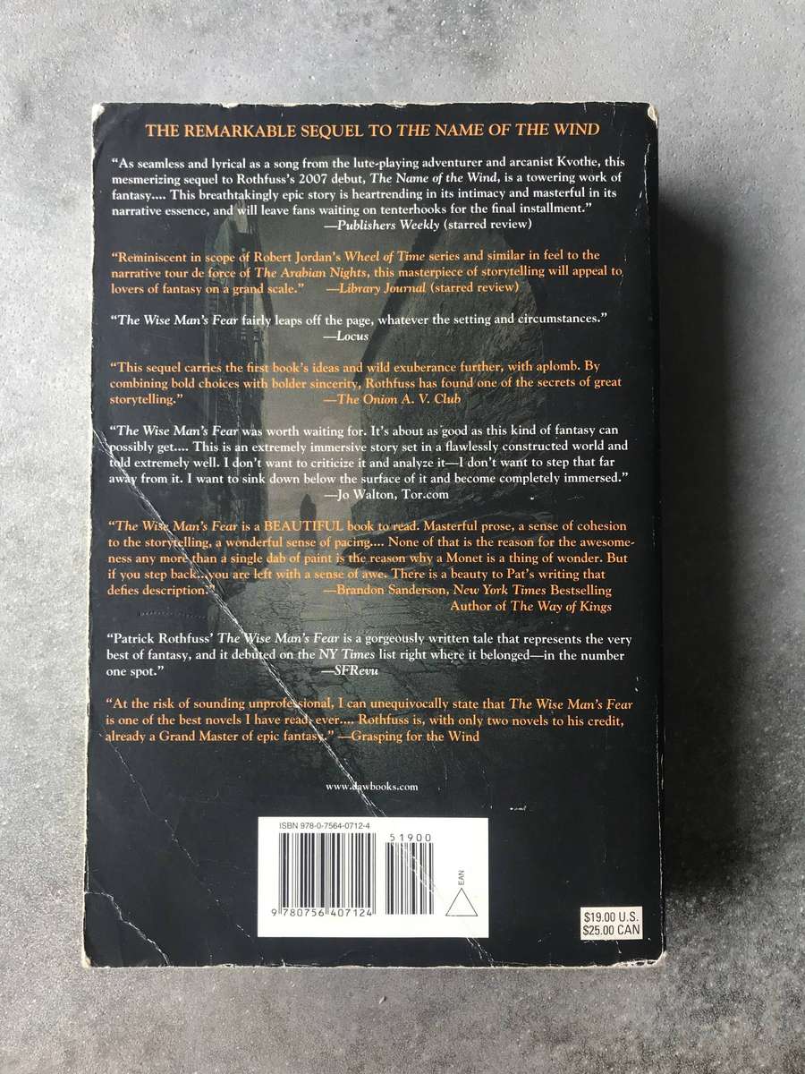 The Wise Man's Fear (Kingkiller Chronicle #2) by Patrick Rothfuss [Large Paperback: Acceptable]