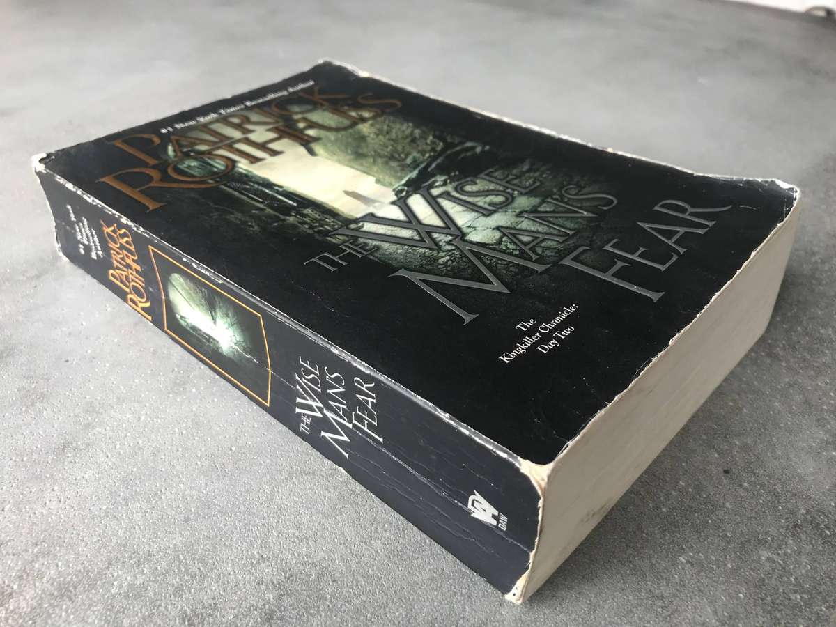 The Wise Man's Fear (Kingkiller Chronicle #2) by Patrick Rothfuss [Large Paperback: Acceptable]