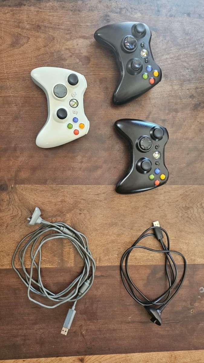 XBox 360 S Console incl. spare ext. drive slot
