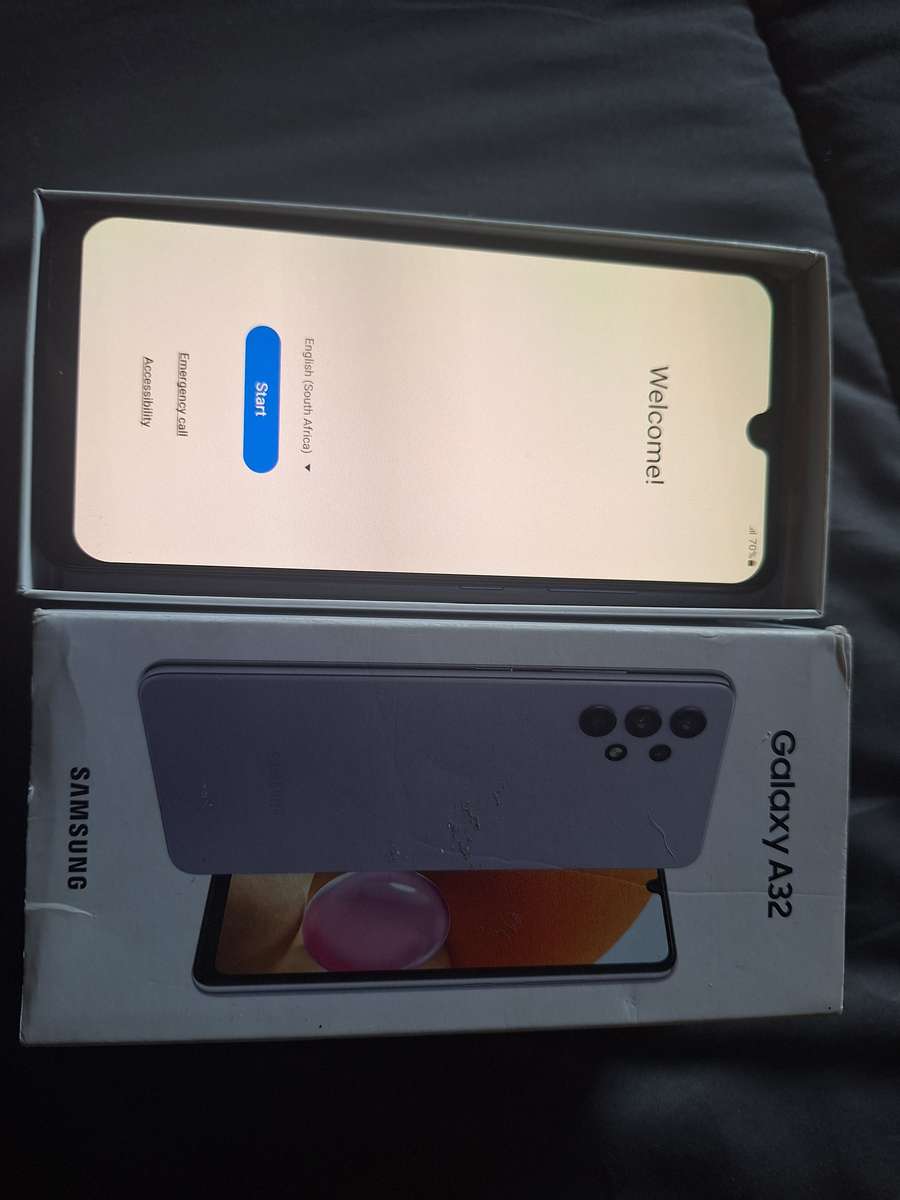 Galaxy A32 + 5 Random Covers