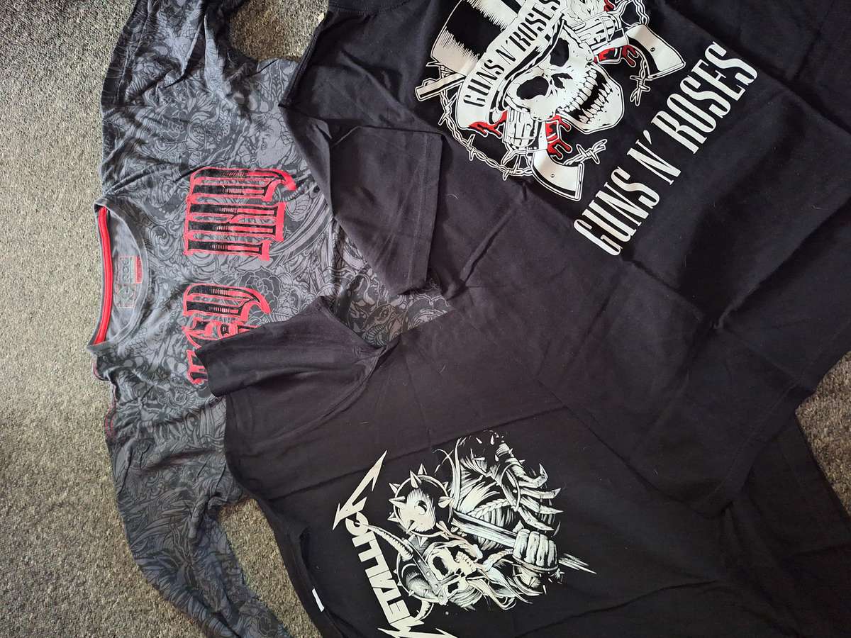 3 x unisex T-shirts Size Large