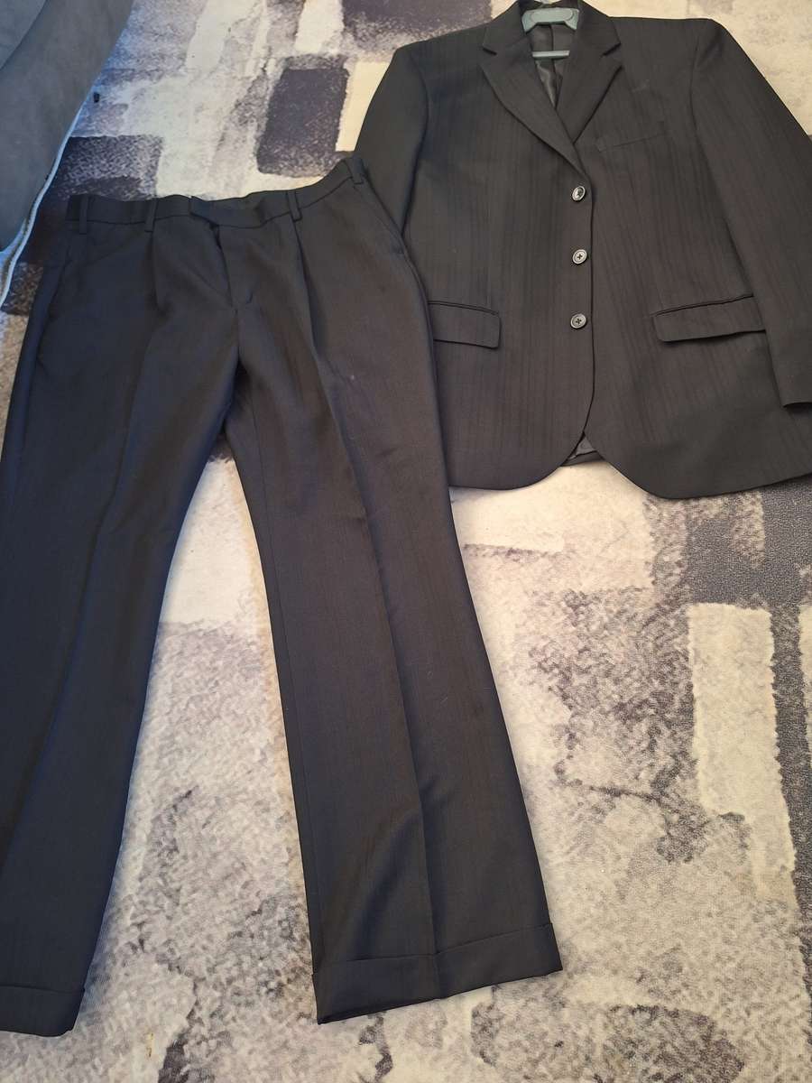 Mens Signiture suit -Pants 38, Jacket 44
