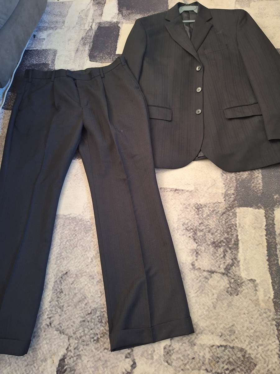 Mens Signiture suit -Pants 38, Jacket 44