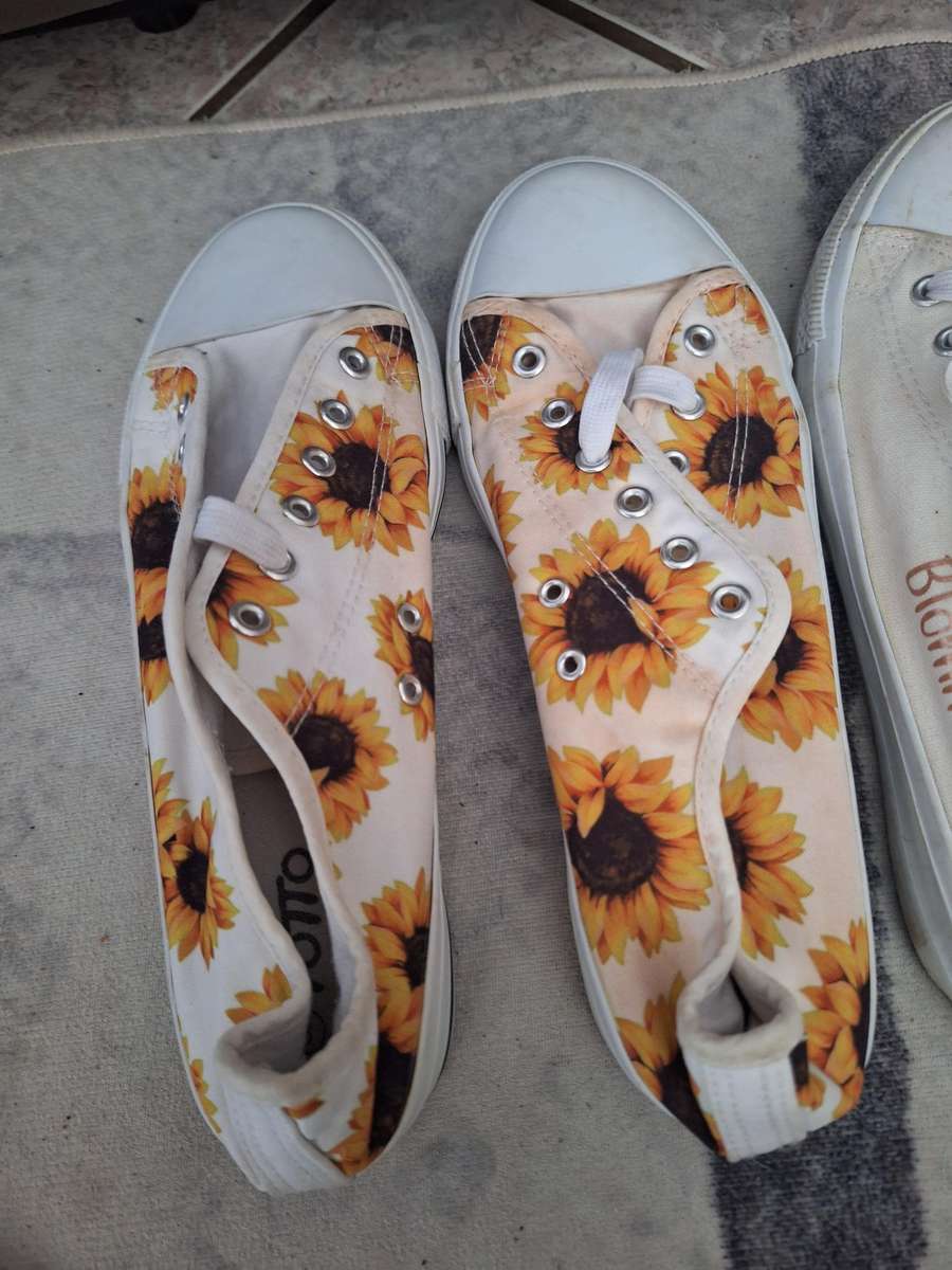 Ladies Sneakers Combo - Size 8