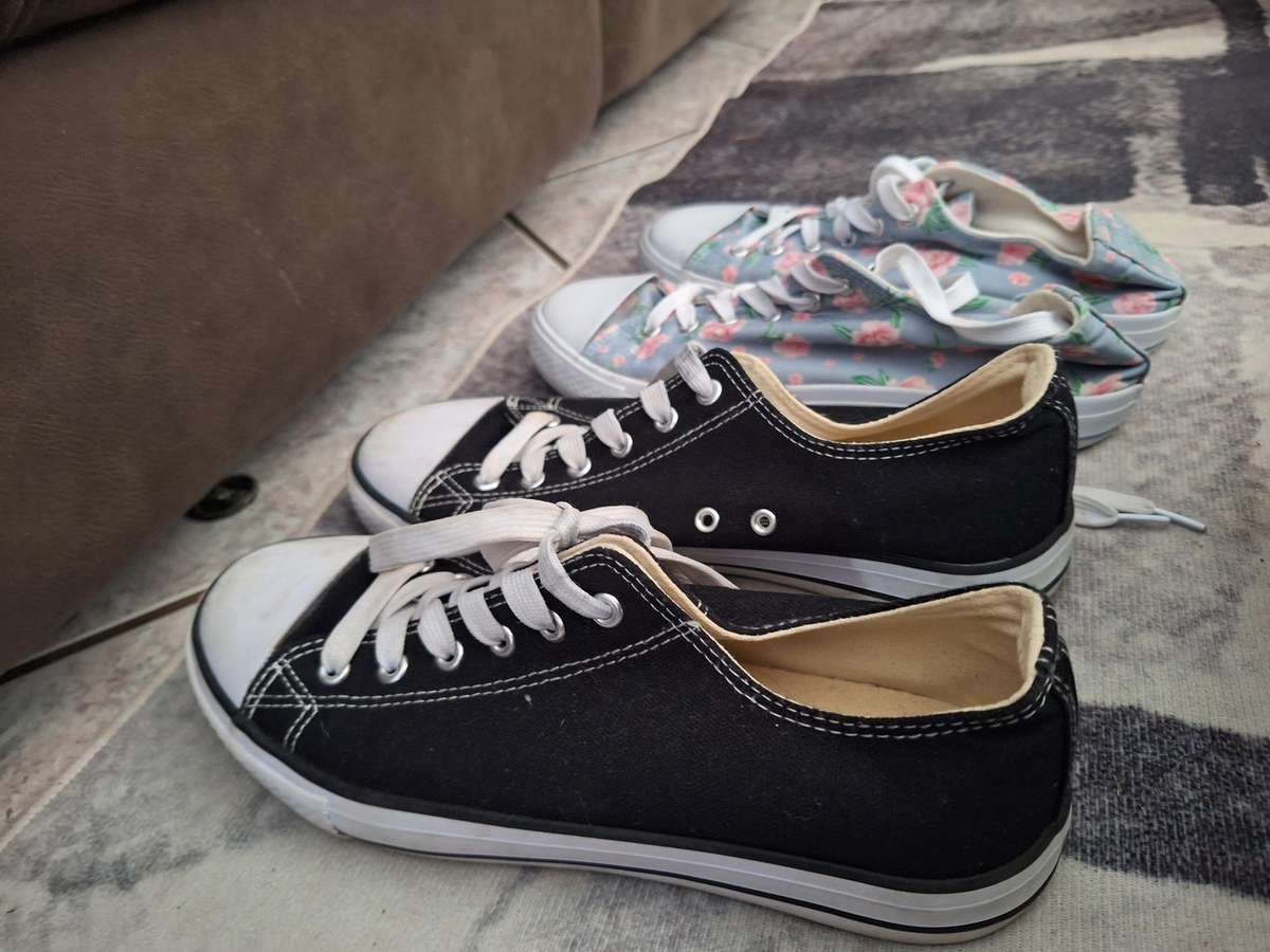 Ladies sneaker Combo Size 8