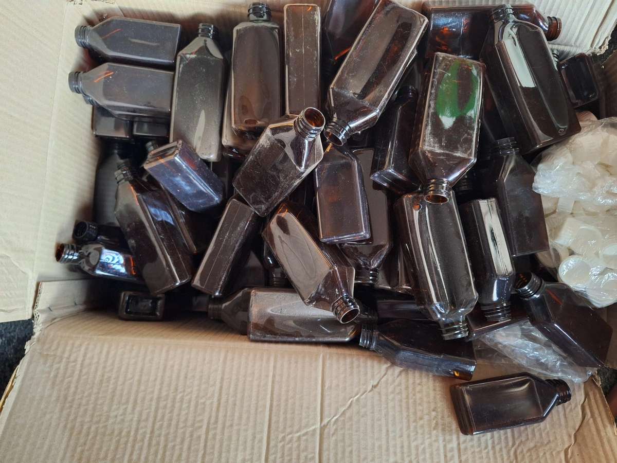 Plastic Brown Medisine bottles Bulk (+-75bottles with caps)