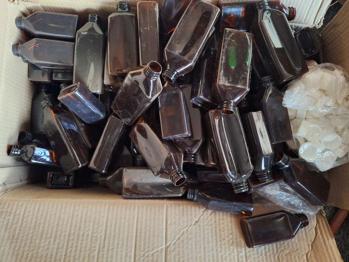 Plastic Brown Medisine bottles Bulk (+-75bottles with caps)