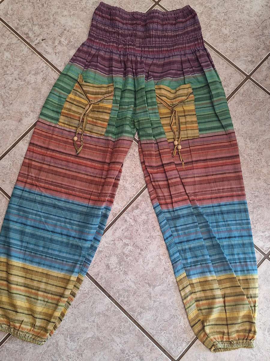 Ladies Casual Pants Size Medium.