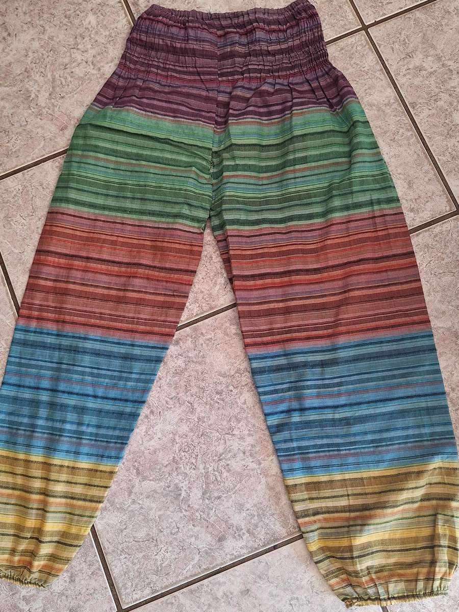 Ladies Casual Pants Size Medium.